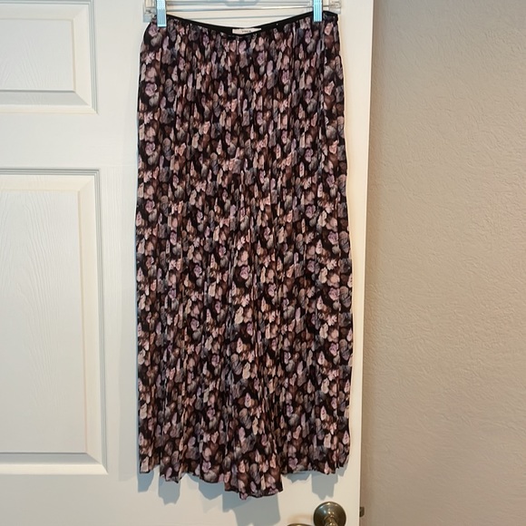 Vince Micro Floral Culottes - Picture 4 of 9